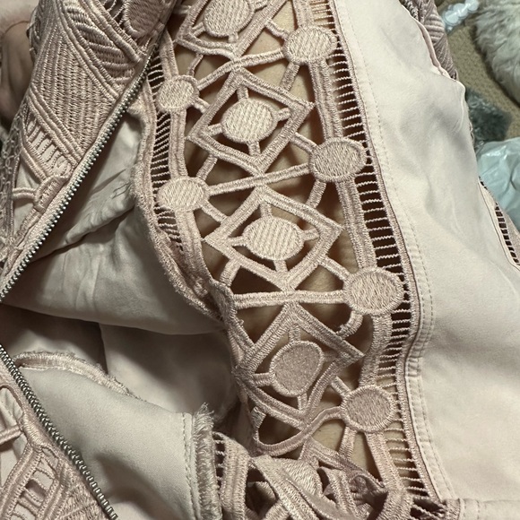 Saylor Shannon romper in blush. Size Medium. Absolutely gorgeous. EUC. - Picture 15 of 16